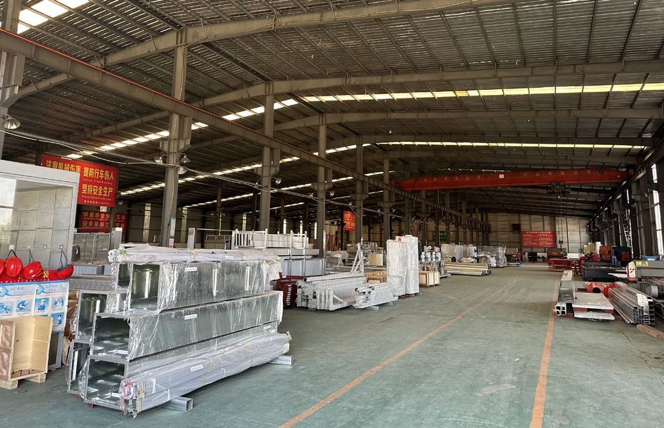 Zhejiang Huier Coating Environmental Protection Equipment Co., Ltd productielijn van de fabrikant
