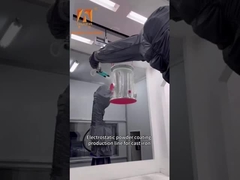 Productielijn voor de poedercoating van een waterverwarmer op maat